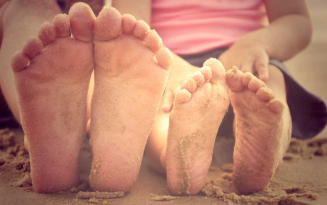 Featured image for Sand Everywhere: Dealing with the Inevitable Mess of Beach Hotel Stays